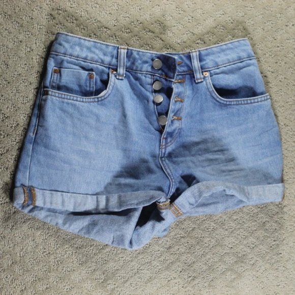 Vintage Roxy Size 27 High Rise Button Fly Cuffed Denim Shorts - Picture 1 of 4